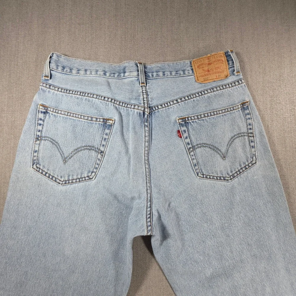 Levi's 550 Relaxed‎ Fit Jeans Men W36 L30 Light Wash Blue Denim Tapered Leg